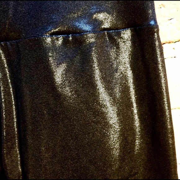 Greater Than Sports Shiny Black Liquid Leggings - Picture 7 of 8